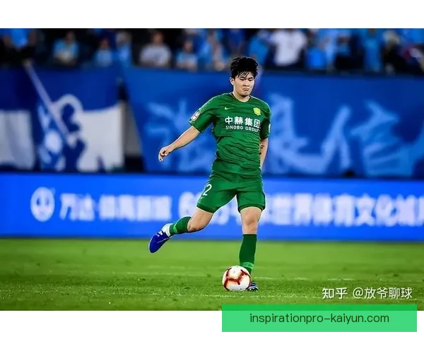 金玟哉身披拜仁3号球衣表现稳健，防守端持续提升
